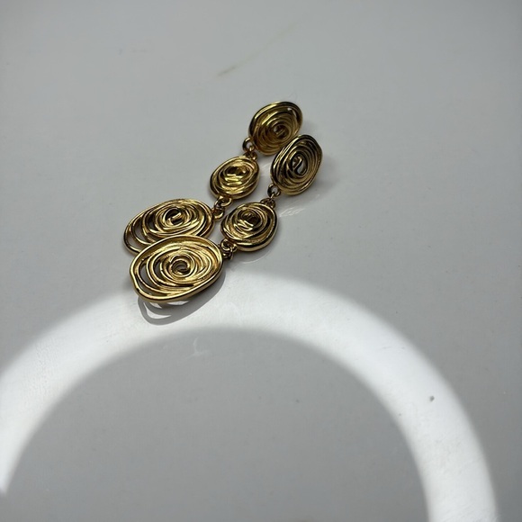GOLD STAINLESS STEEL DROP EARRING - Picture 2 of 5